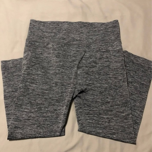 Capri leggings size Large! - Picture 4 of 6